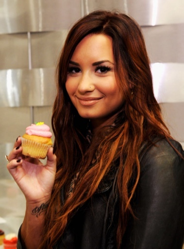 normal_001 - Demi Lovato 2011 The 12th Annual Latin GRAMMY Awards - Gift Lounge - Day 3