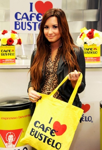 normal_002 - Demi Lovato 2011 The 12th Annual Latin GRAMMY Awards - Gift Lounge - Day 3