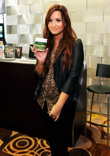 normal_004 - Demi Lovato 2011 The 12th Annual Latin GRAMMY Awards - Gift Lounge - Day 3