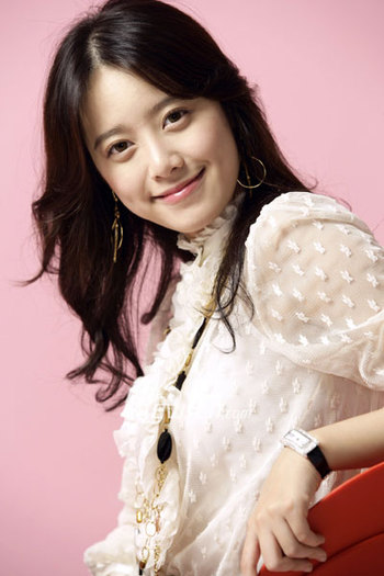 4 - Koo Hye Sun as Geum Jan Di