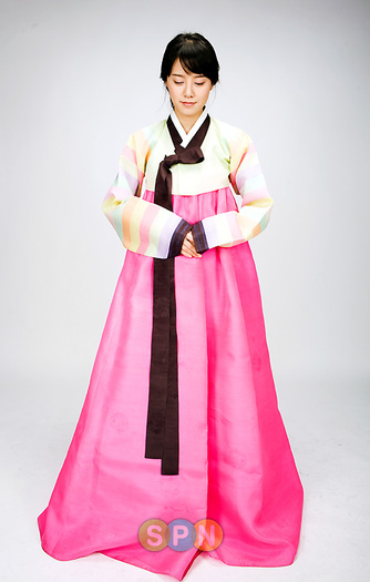 koohyesunhanbok1 - Koo Hye Sun as Geum Jan Di