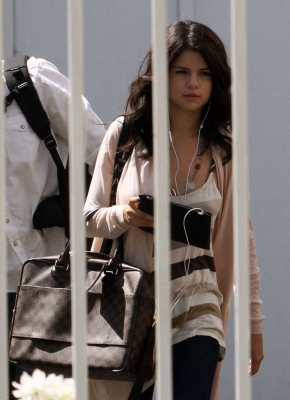 normal_SelenaGomez1 - xX_At a studio in LA