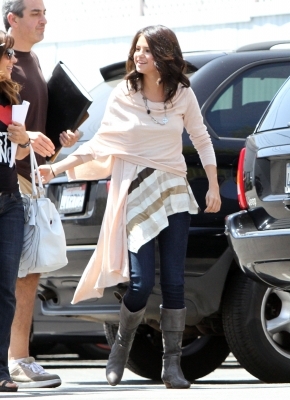 normal_SelenaGomez6 - xX_At a studio in LA