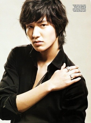 739037 - Lee Min Ho