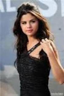 images - alege o poza cu selena gomez who says