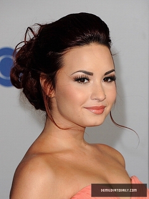 Demitzu (53) - Demitzu - 11 01 2012 - Peoples Choice Awards