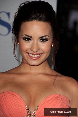 Demitzu (56) - Demitzu - 11 01 2012 - Peoples Choice Awards