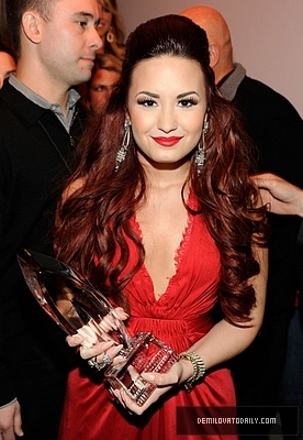 Demitzu (129) - Demitzu - 11 01 2012 - Peoples Choice Awards