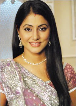 270488_232132453486713_121004084599551_782474_2094278_n - Hina Khan
