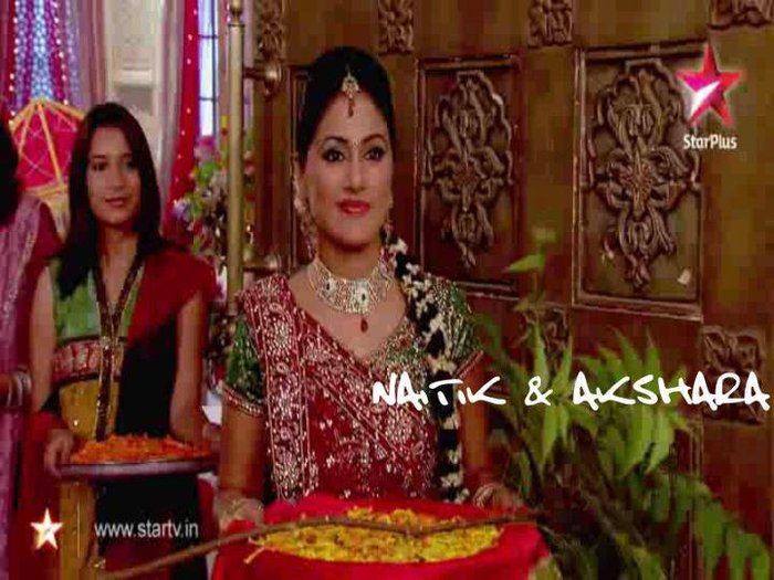 285490_237412552958703_121004084599551_802376_2645575_n - Hina Khan