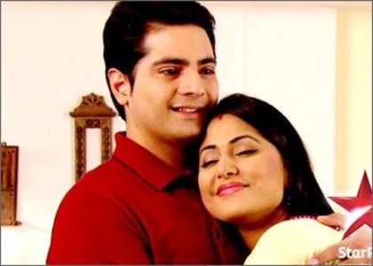 384184_318506051493267_152160674794473_1326656_1104545427_n - Akshara si Naitik