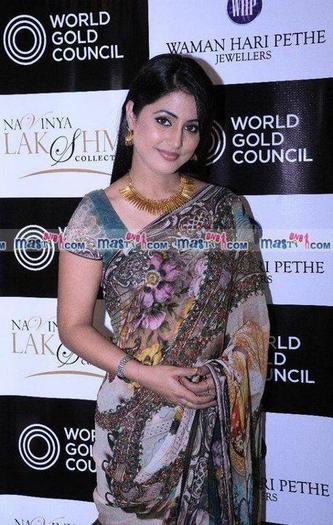 297118_280132278686730_121004084599551_956389_925464352_n - Hina Khan