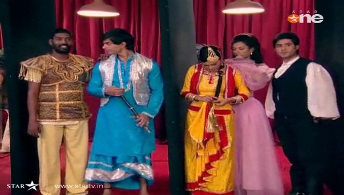 16 - DILL MILL GAYYE KaSh As AR Heer Ranjha Scene Caps By Me II