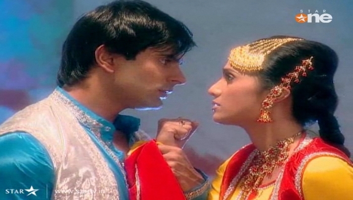 163 - DILL MILL GAYYE KaSh As AR Heer Ranjha Scene Caps By Me II