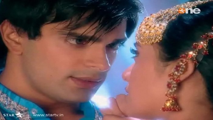 192 - DILL MILL GAYYE KaSh As AR Heer Ranjha Scene Caps By Me II