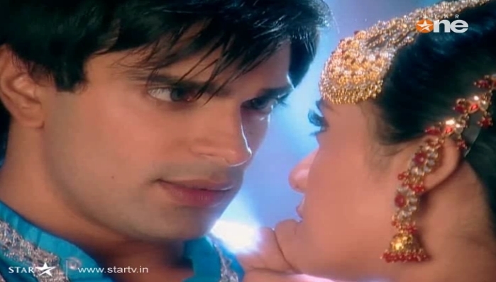 197 - DILL MILL GAYYE KaSh As AR Heer Ranjha Scene Caps By Me II