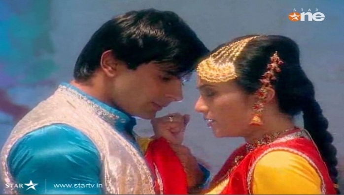209 - DILL MILL GAYYE KaSh As AR Heer Ranjha Scene Caps By Me II