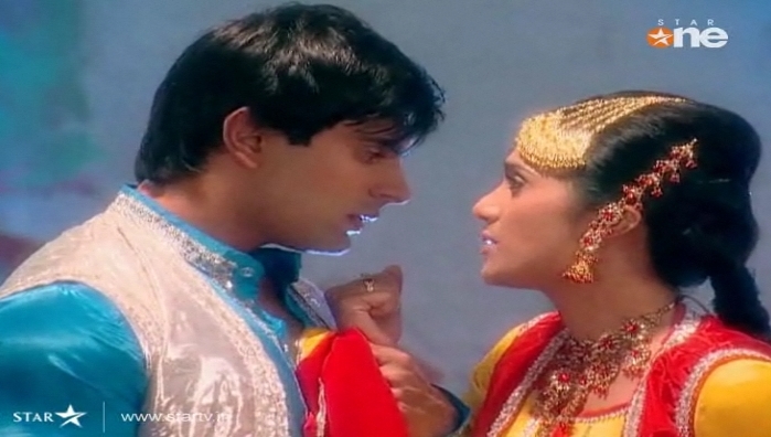 219 - DILL MILL GAYYE KaSh As AR Heer Ranjha Scene Caps By Me II