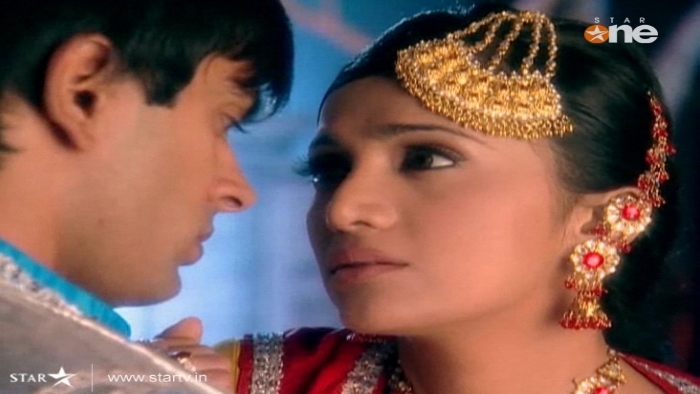 228 - DILL MILL GAYYE KaSh As AR Heer Ranjha Scene Caps By Me II
