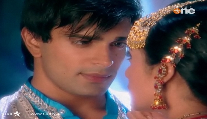 231 - DILL MILL GAYYE KaSh As AR Heer Ranjha Scene Caps By Me II