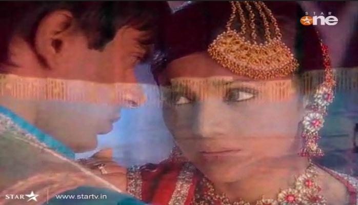 240 - DILL MILL GAYYE KaSh As AR Heer Ranjha Scene Caps By Me II