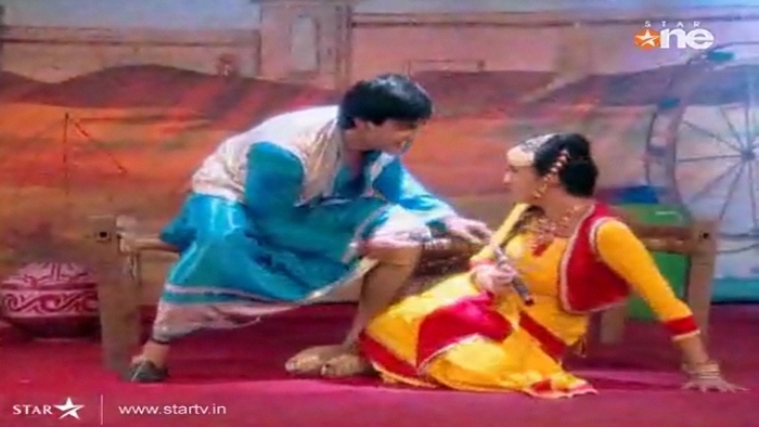 250 - DILL MILL GAYYE KaSh As AR Heer Ranjha Scene Caps By Me II