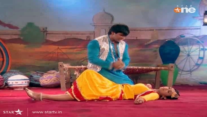 320 - DILL MILL GAYYE KaSh As AR Heer Ranjha Scene Caps By Me II