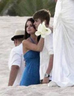 images - selena gomez