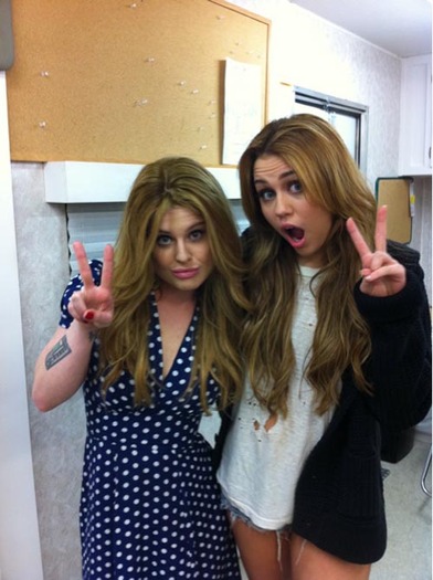 Kelly-Osbourne-Miley-Cyrus - miley-cyrus 1