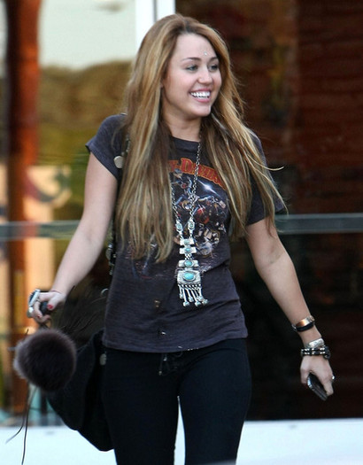 Miley+Cyrus+Miley+Cyrus+Out+Samy+Camera+West+gCFid6ykWtol - miley-cyrus 1