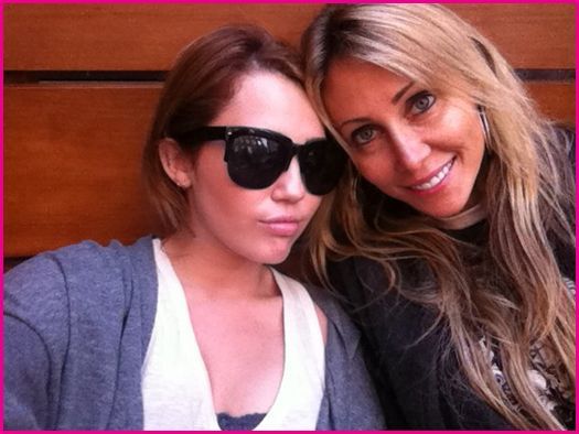 Miley-Cyrus-Tish-Cyrus