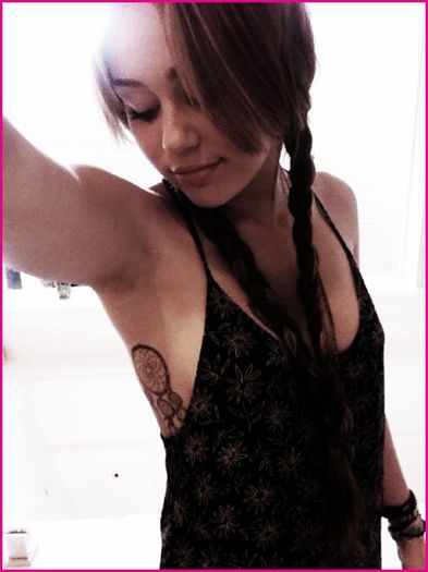 Miley-Cyrus-Twitter-Picture1 - miley-cyrus 1