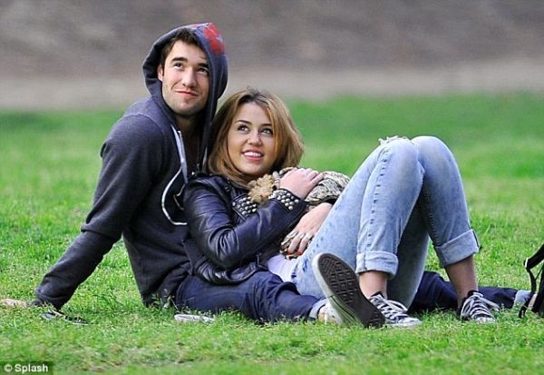 poze1_bestmusic_ro - miley-cyrus 1
