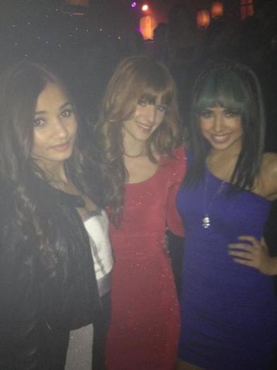 376056_275867755793579_159509297429426_745433_122160599_n - jasmine V 2