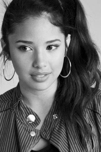 381536_130056367110600_100003187137021_140460_74564851_n - jasmine V 2