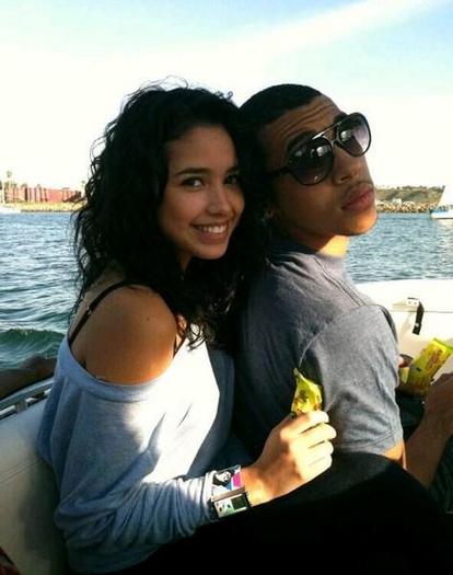 381599_318772991484029_254489054579090_1161905_874745074_n - jasmine V 2