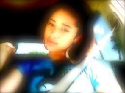 381634_117833741668751_100003263775094_90479_526966591_n - jasmine V 2