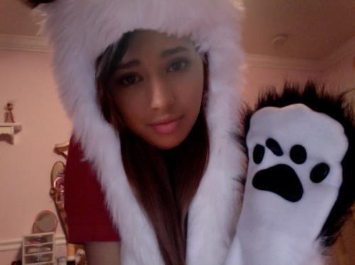 383080_345218232160995_100000184638062_1585373_1916358116_n - jasmine V 2