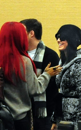 rihanna-katy-111710-2 - Rihanna