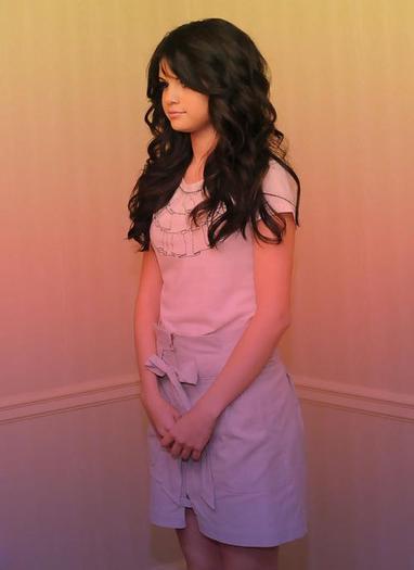 319501_204340772965321_130709083661824_483994_680035530_n - Selena Gomez 4