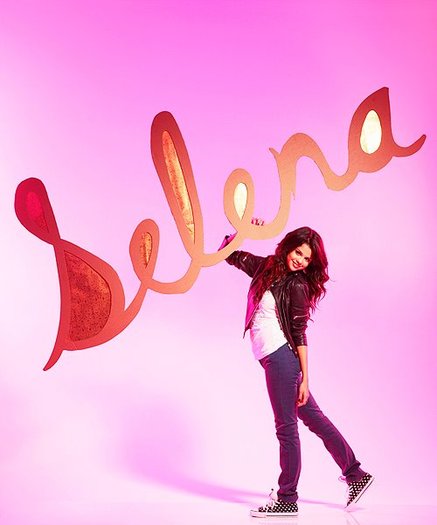 383725_235689189830479_130709083661824_567171_166794397_n - Selena Gomez 4