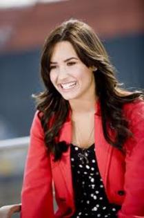 images - alege o poza cu demi lovato