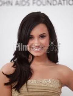 images - alege o poza cu demi lovato