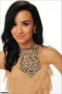 images - alege o poza cu demi lovato