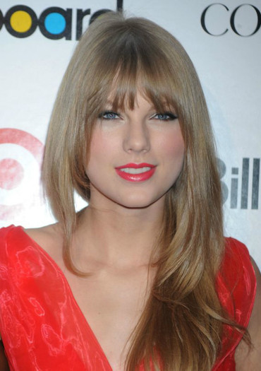 timthumbCAABFBB3 - Taylor Swift