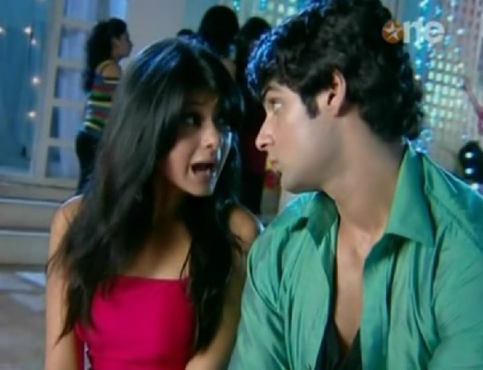 329492_271135276245513_109932945699081_1097160_7603638_o - 25th May 2010 SBS Siddhima Uff Teri Ada Song Sequence