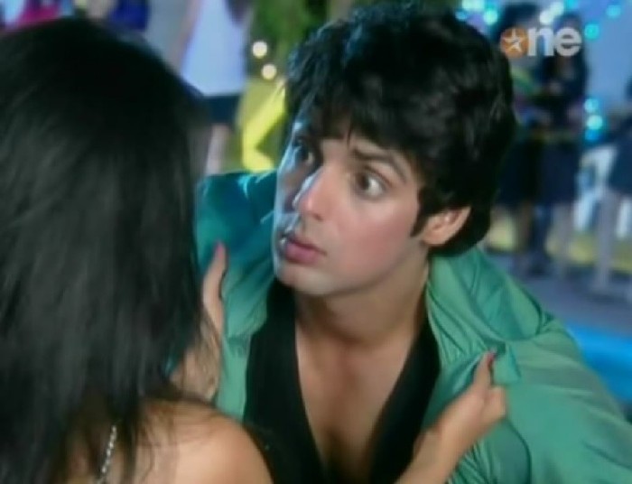 210826_271133409579033_109932945699081_1097066_5409565_o - 25th May 2010 SBS Siddhima Uff Teri Ada Song Sequence