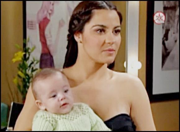 Maria y el pequeño Juan Pablo