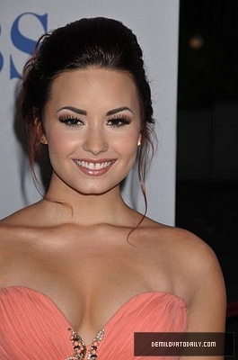 Demitzu (371) - Demitzu - 11 01 2012 - Peoples Choice Awards