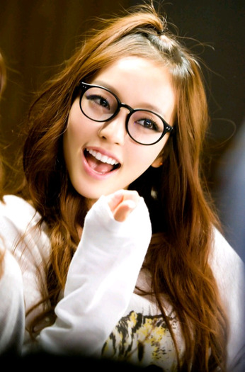 Goo Ha Ra Hara Kara waist waistline plastic surgery (2)